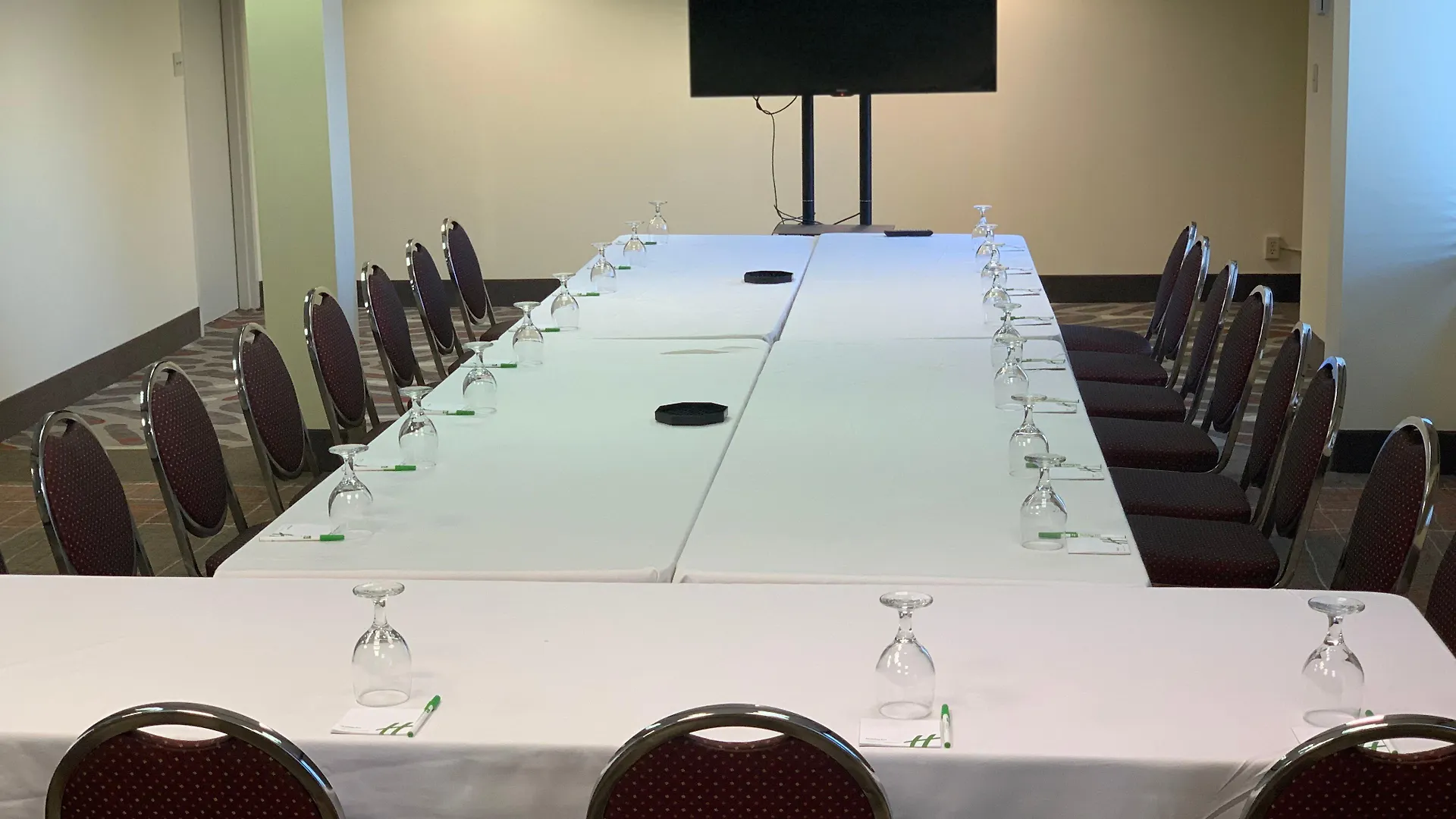 Clarion Hotel & Suites Conference Center Memphis Airport