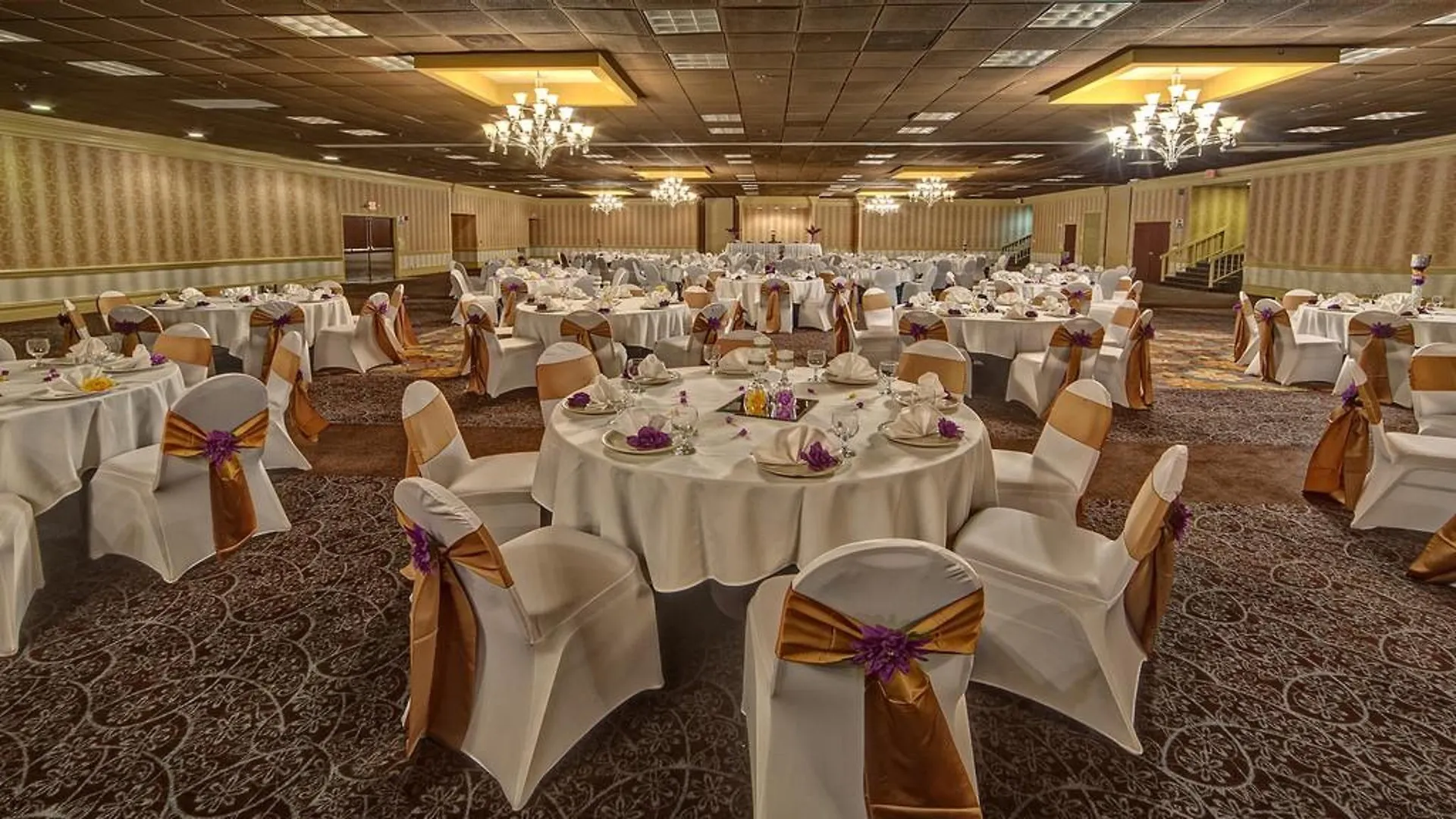 Clarion Hotel & Suites Conference Center Memphis Airport