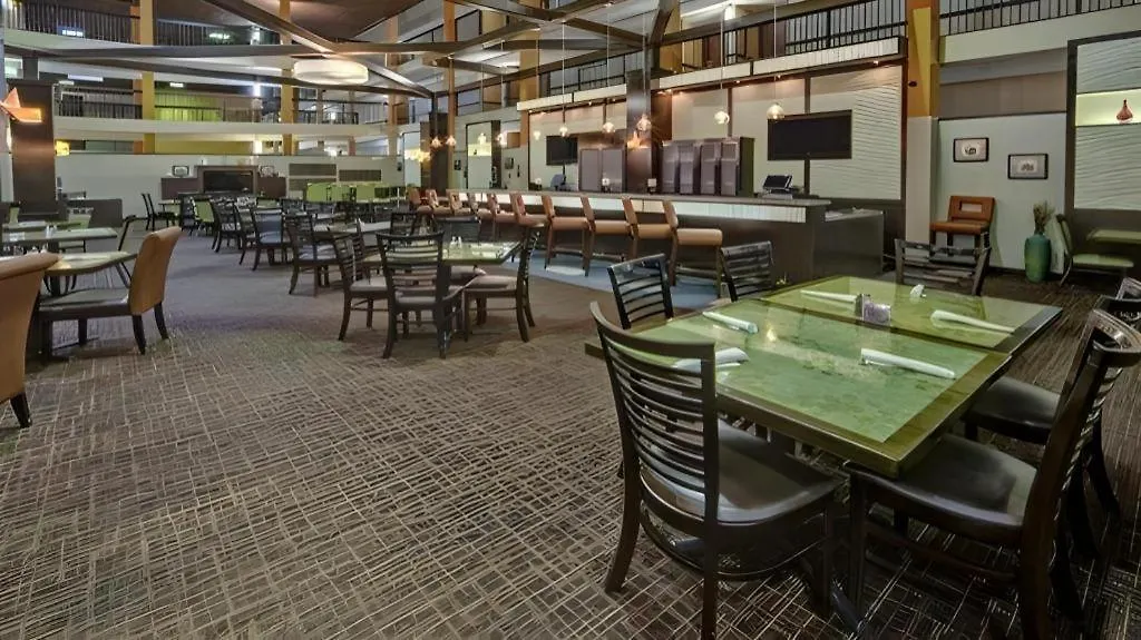 Clarion Hotel & Suites Conference Center Memphis Airport