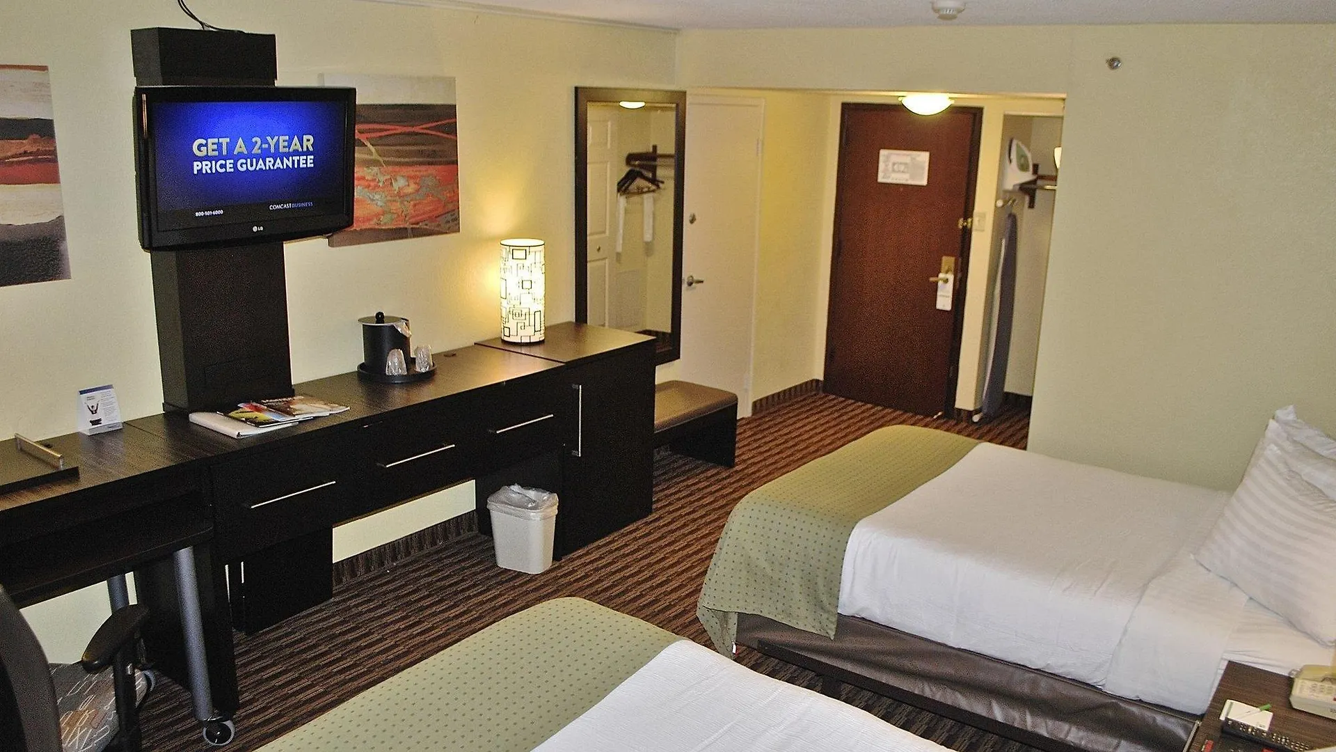 Clarion Hotel & Suites Conference Center Memphis Airport