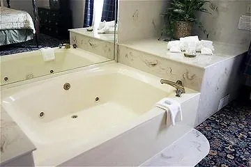 Clarion Hotel & Suites Conference Center Memphis Airport