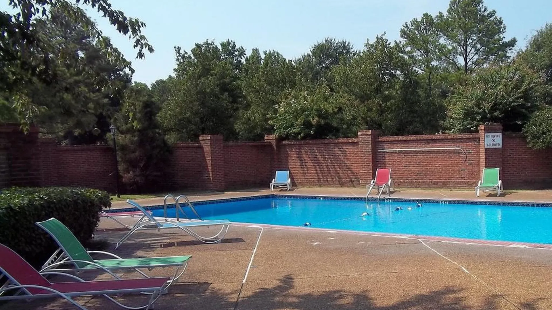 Clarion Hotel & Suites Conference Center Memphis Airport 3*,