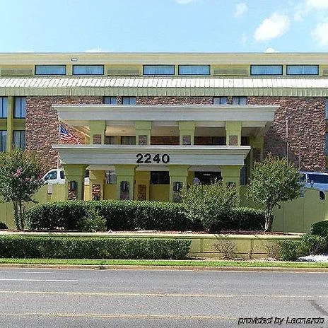 Clarion Hotel & Suites Conference Center Memphis Airport