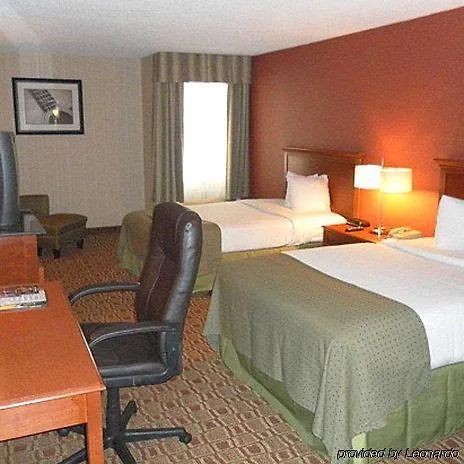 ***  Clarion Hotel & Suites Conference Center Memphis Airport Amerikai Egyesült Államok