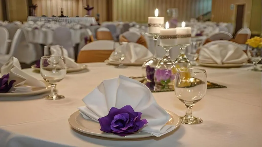 Clarion Hotel & Suites Conference Center Memphis Airport