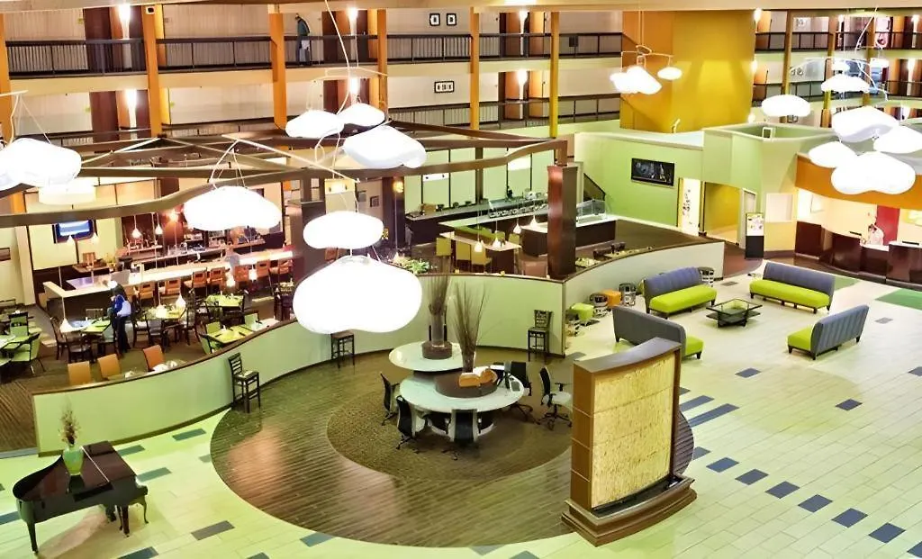 Clarion Hotel & Suites Conference Center Memphis Airport